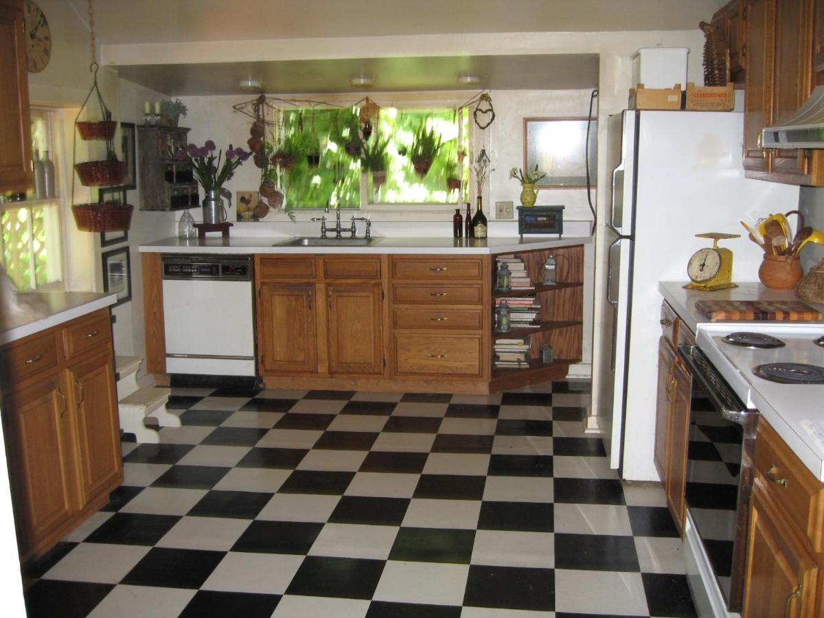 B&B On Seven Acres With Private Bed & Bath Clinton Corners Extérieur photo