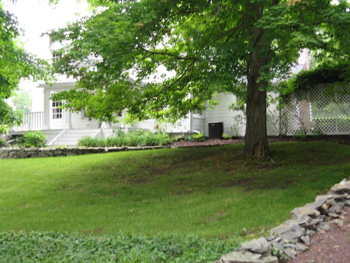 B&B On Seven Acres With Private Bed & Bath Clinton Corners Extérieur photo