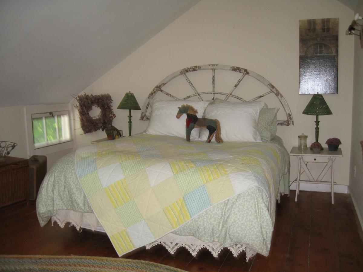 B&B On Seven Acres With Private Bed & Bath Clinton Corners Extérieur photo